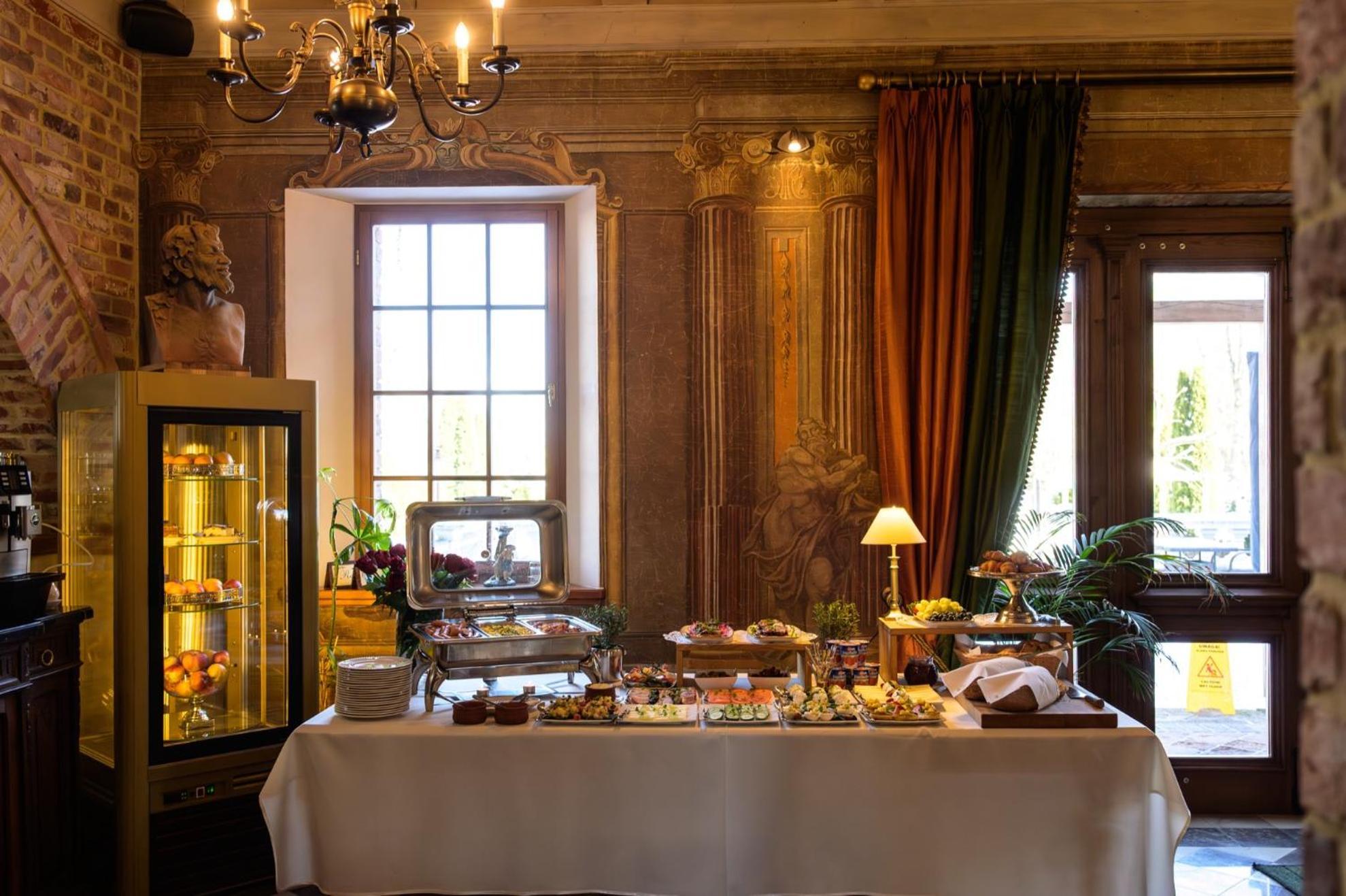 Zabi Dwor - Hotel - Restauracja - Spa Зелёна-Гура Экстерьер фото