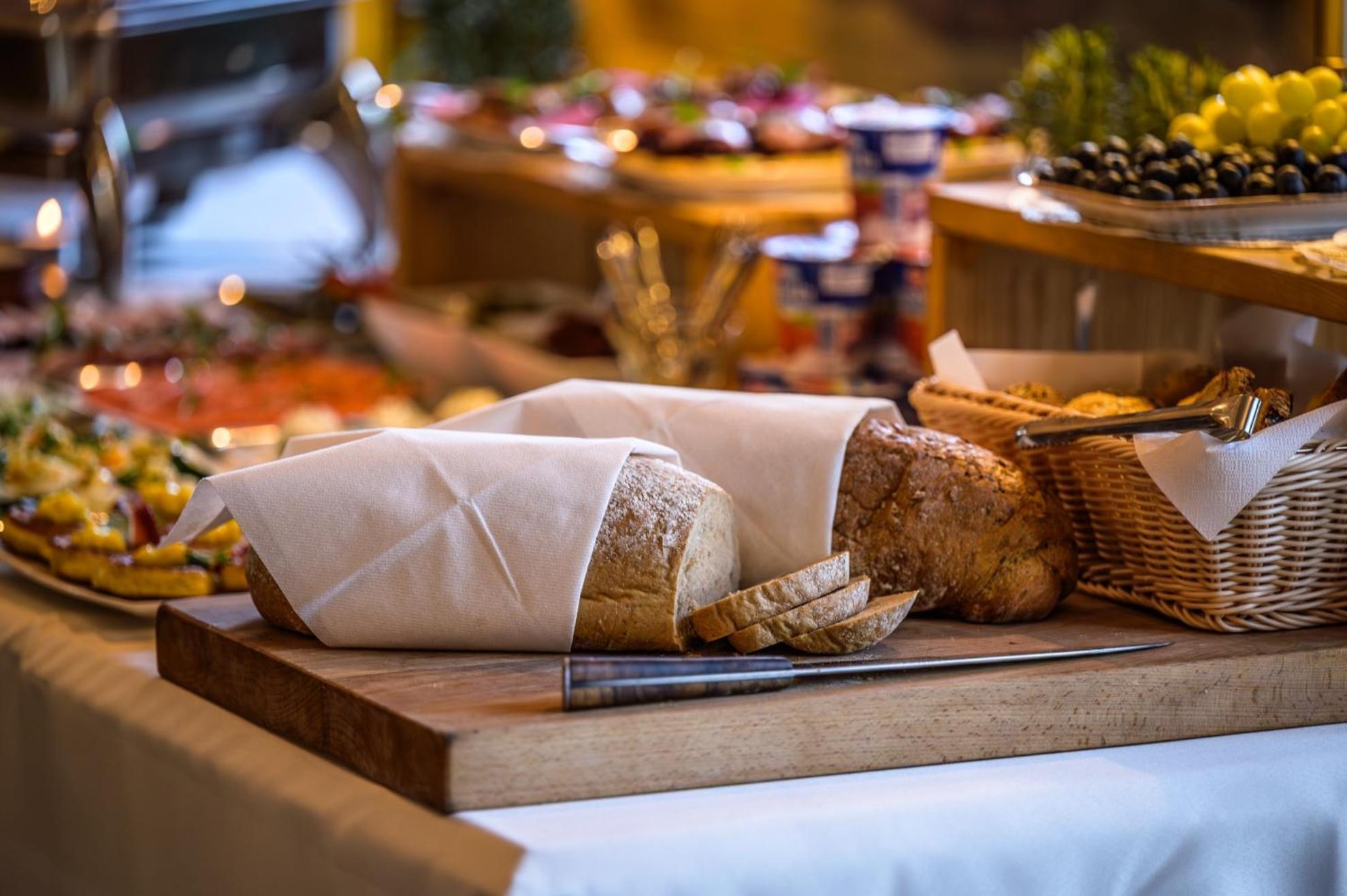 Zabi Dwor - Hotel - Restauracja - Spa Зелёна-Гура Экстерьер фото