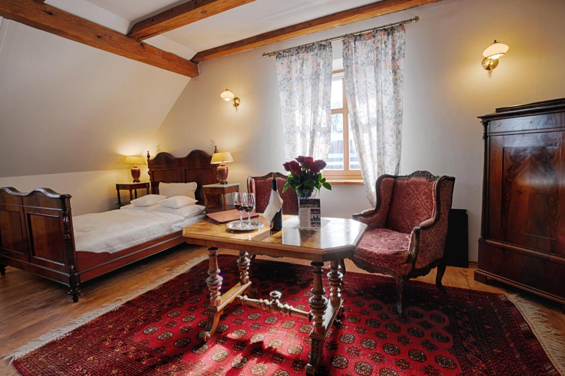 Zabi Dwor - Hotel - Restauracja - Spa Зелёна-Гура Экстерьер фото