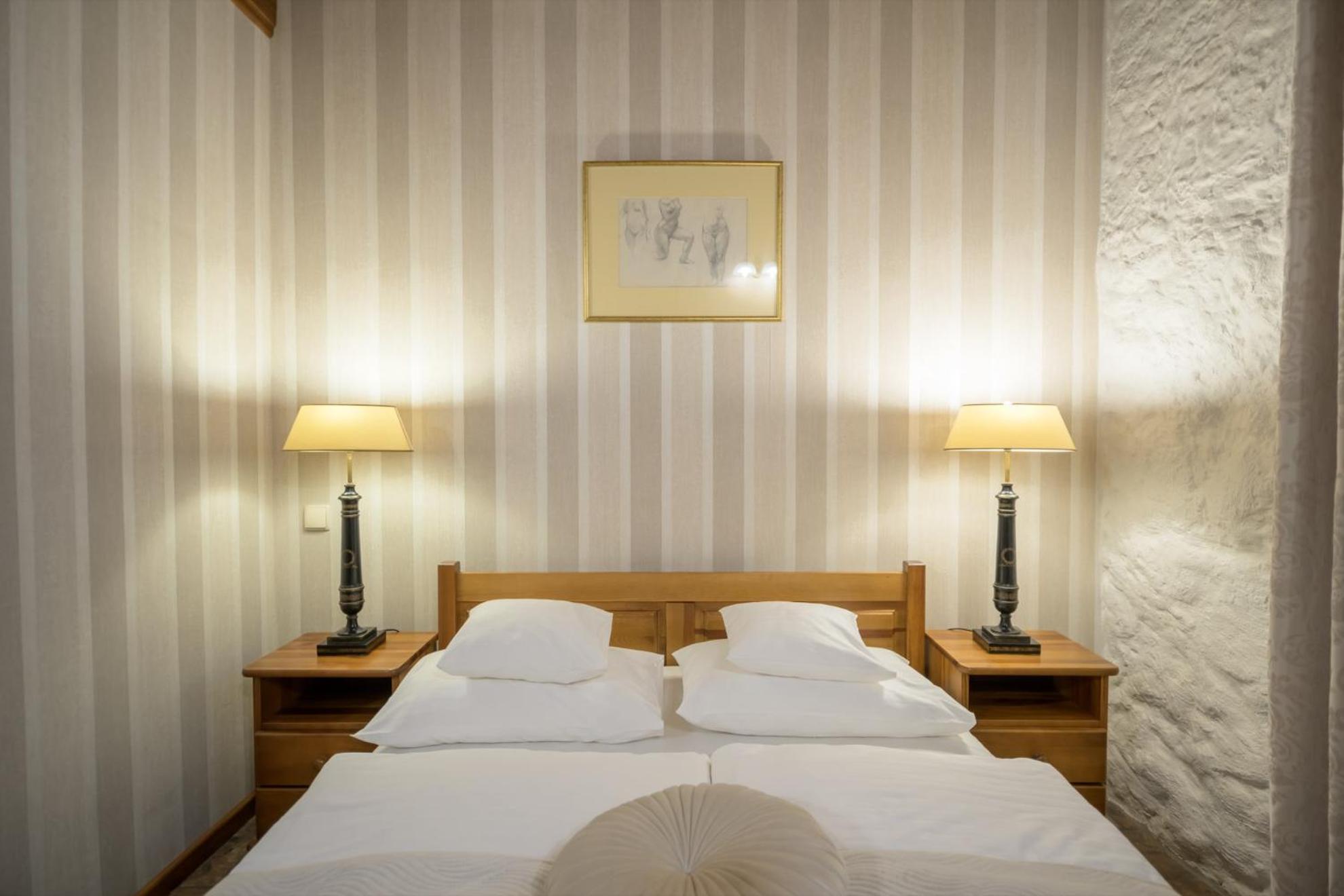 Zabi Dwor - Hotel - Restauracja - Spa Зелёна-Гура Экстерьер фото