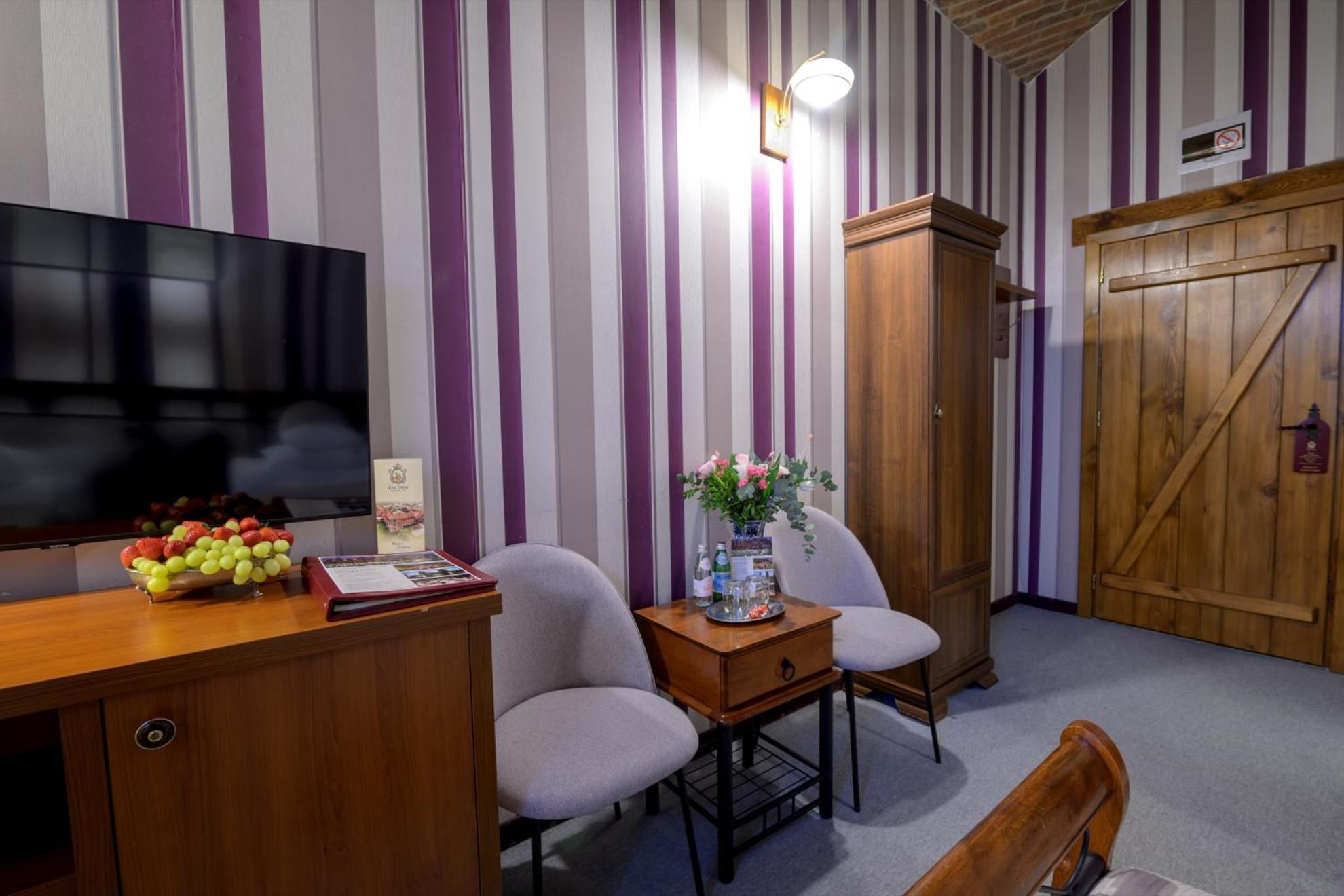 Zabi Dwor - Hotel - Restauracja - Spa Зелёна-Гура Экстерьер фото