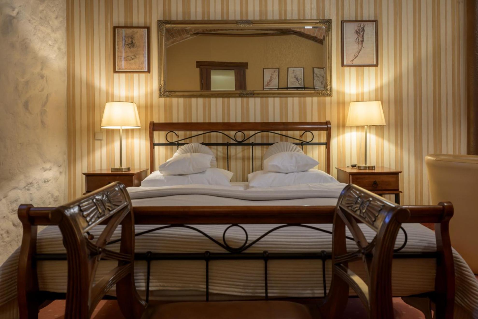 Zabi Dwor - Hotel - Restauracja - Spa Зелёна-Гура Экстерьер фото
